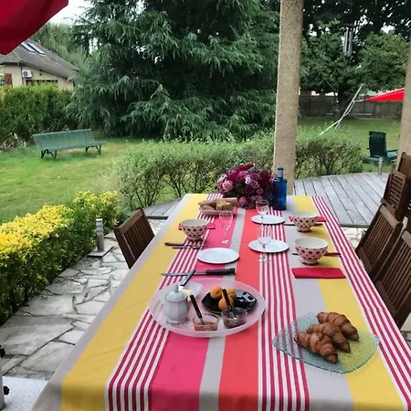 Nocleg ze śniadaniem Du Chene Siros