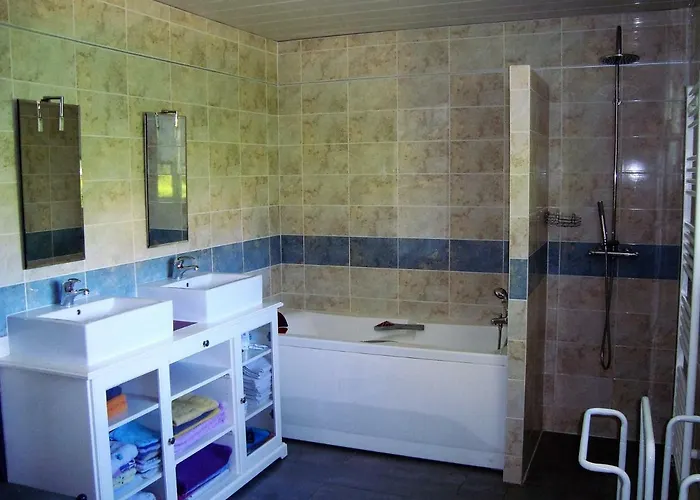 فندق مبيت وإفطار Du Chene 2*